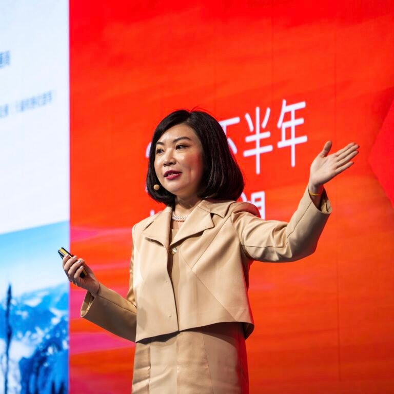 Joy Wang Public Speaking Market Outlook Private Market Investment at Large Client Conference by HSBC