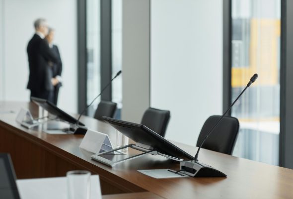 Senior executive address in a board-level governance environment